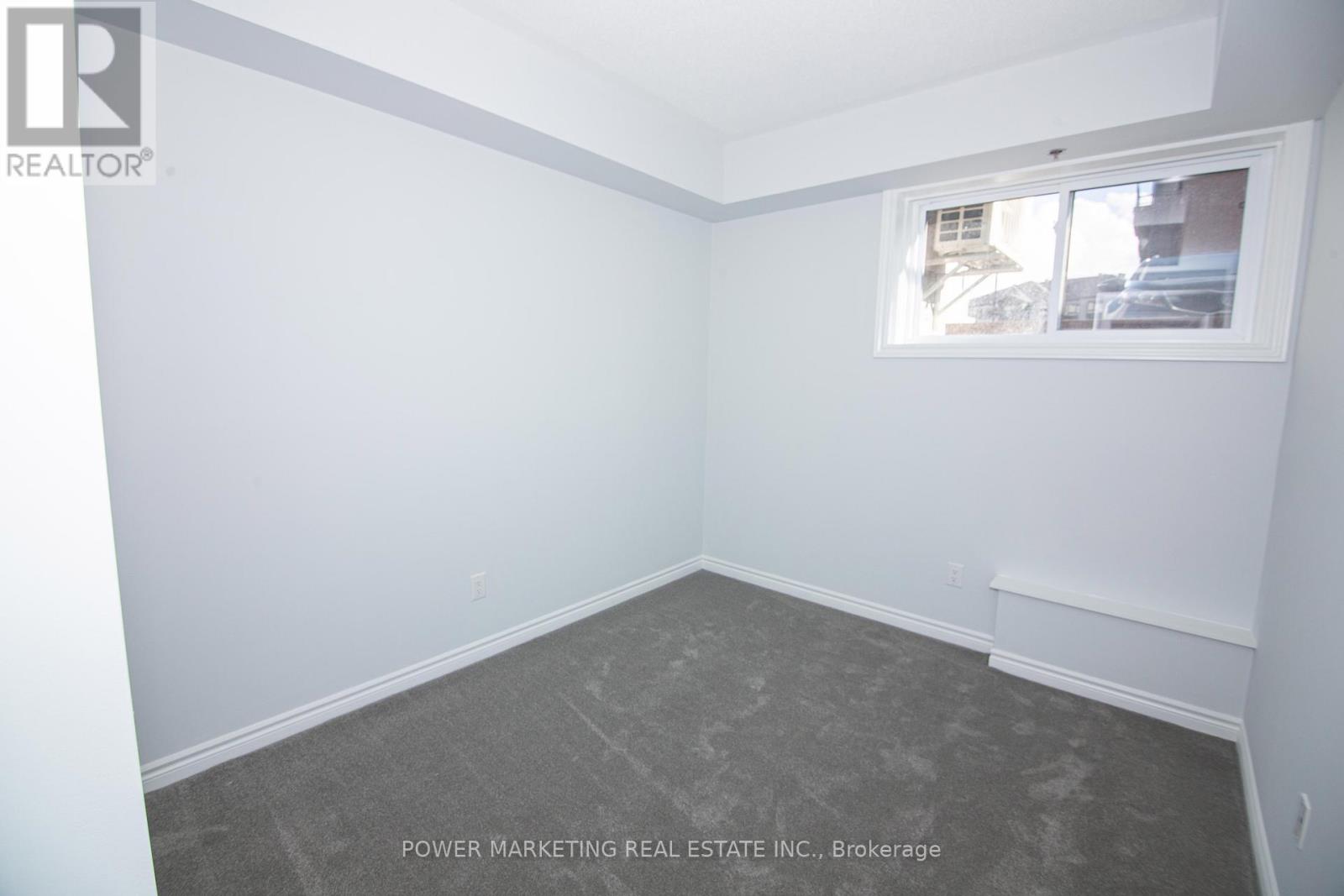 Photo 14 of 533 Takamose Private, Ottawa ON