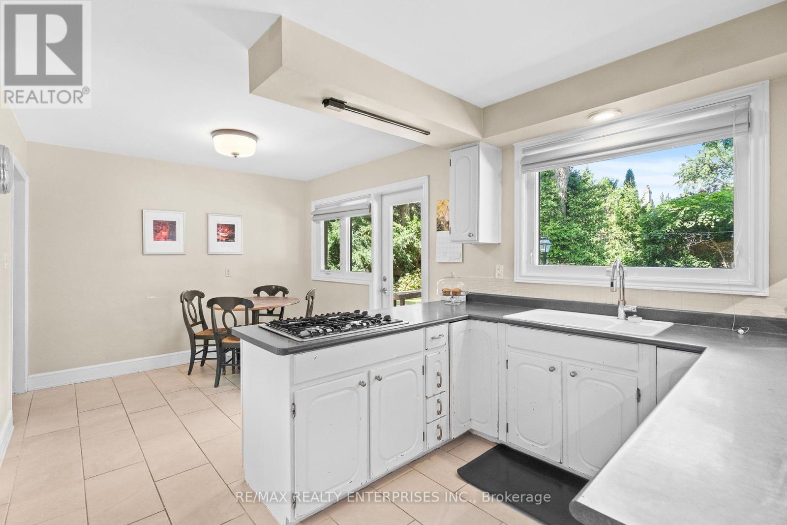 Photo 15 of 1867 Will Scarlett Drive, Mississauga ON