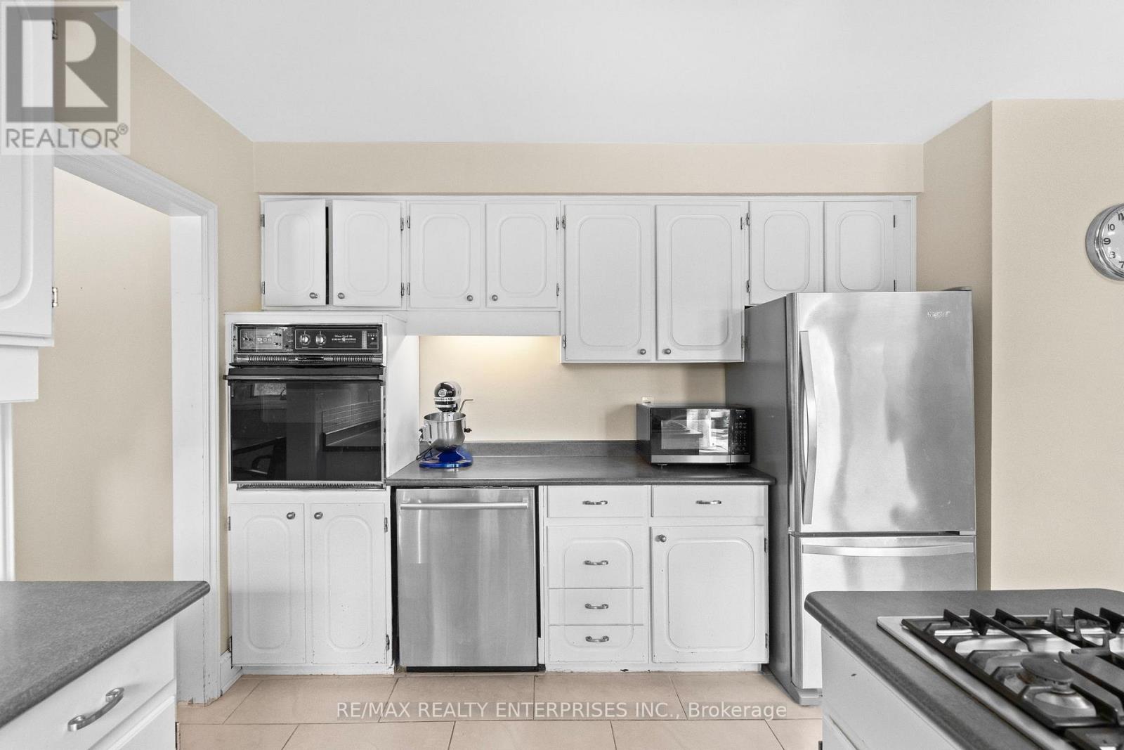 Photo 16 of 1867 Will Scarlett Drive, Mississauga ON