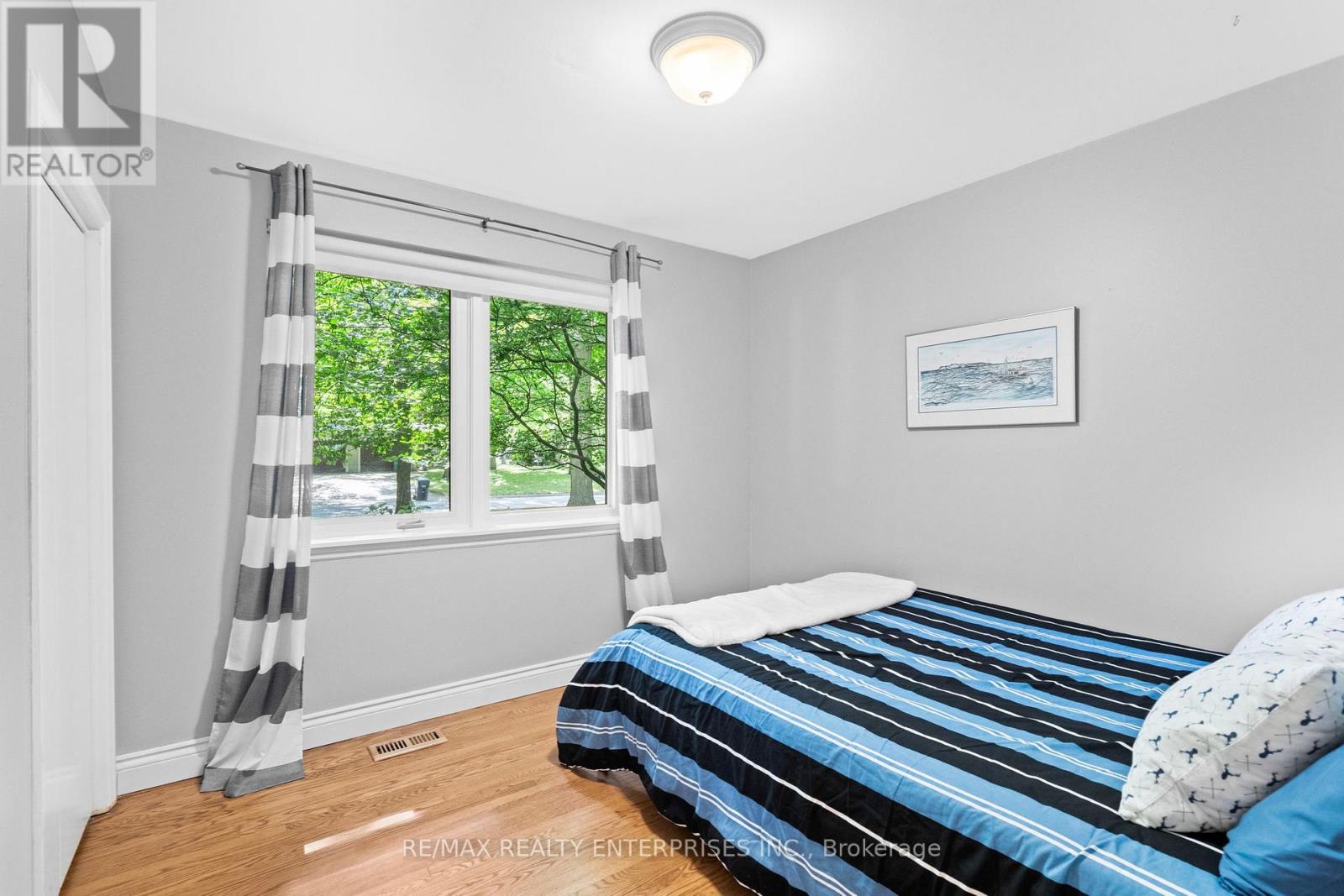 Photo 24 of 1867 Will Scarlett Drive, Mississauga ON