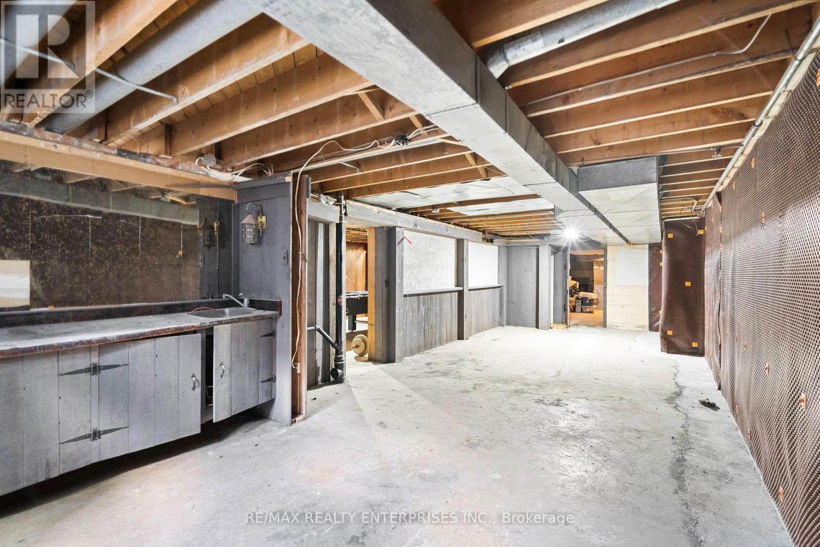 Photo 35 of 1867 Will Scarlett Drive, Mississauga ON