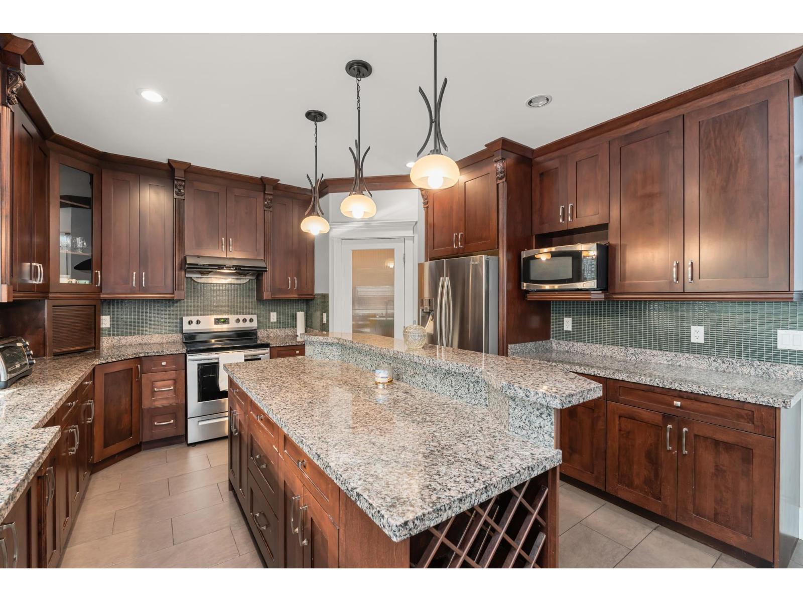 Photo 13 of 7043 197 B Street, Langley BC