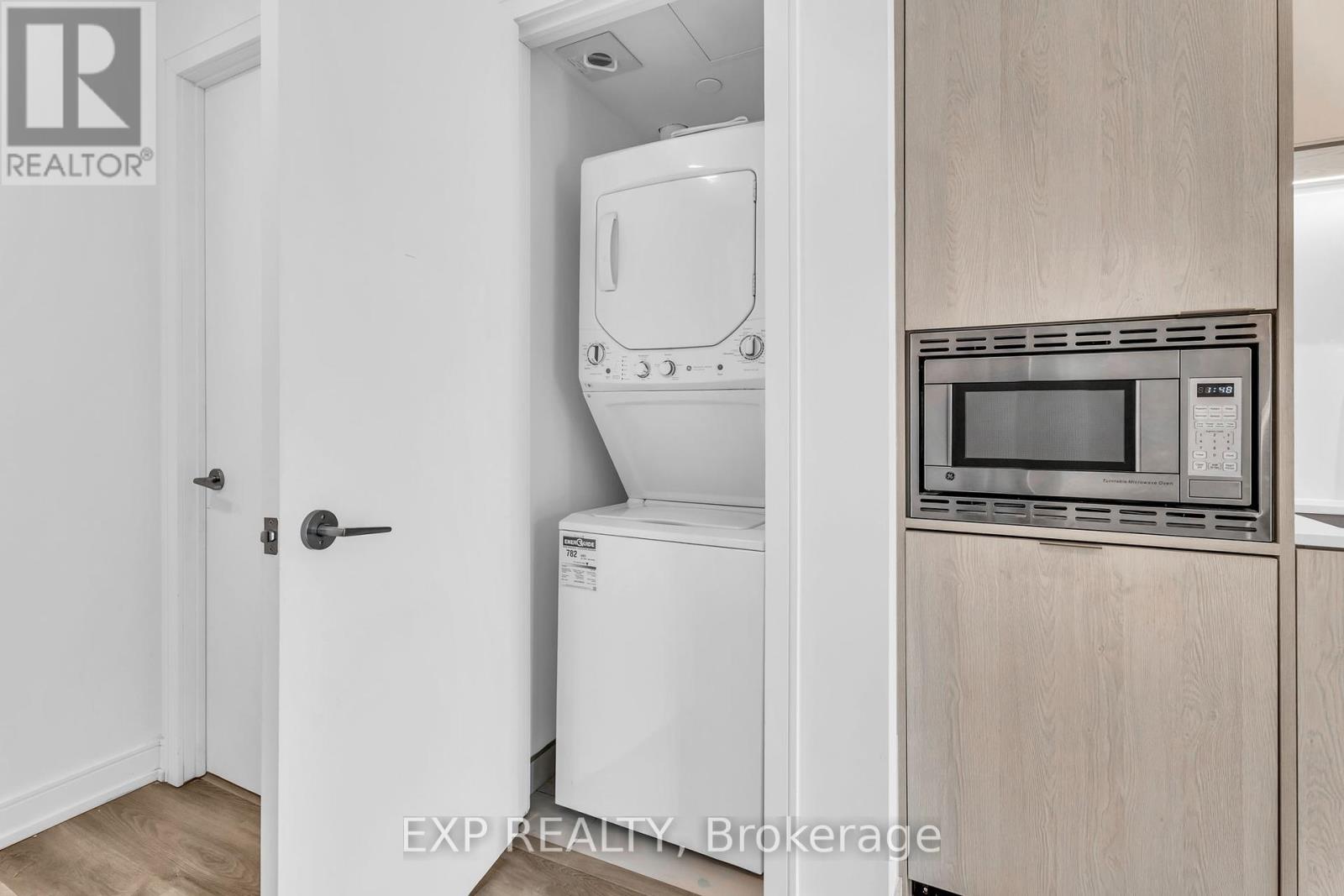 Photo 21 of 828 1 Jarvis Street, Hamilton ON