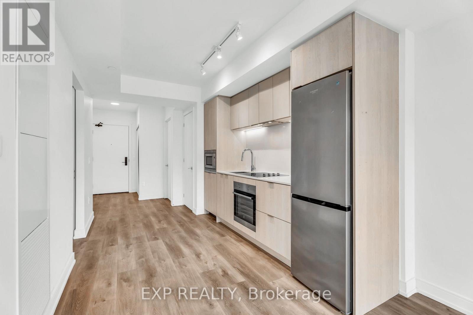 Photo 5 of 828 1 Jarvis Street, Hamilton ON