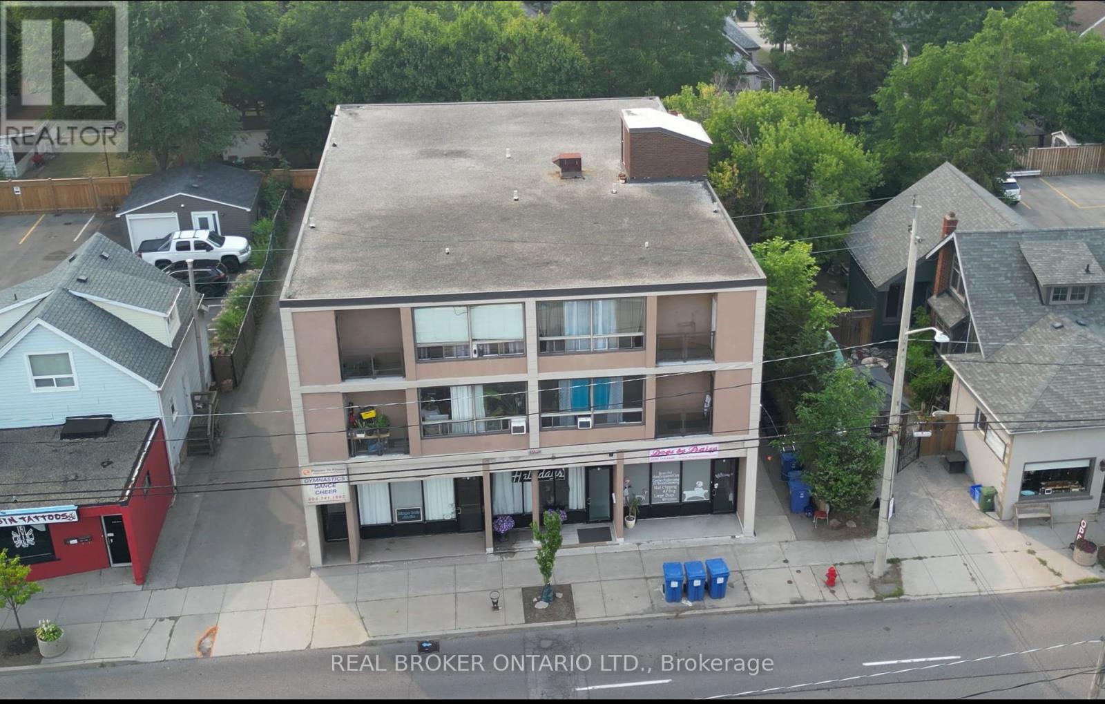 Photo 2 of 600 Upper Wellington Street, Hamilton ON