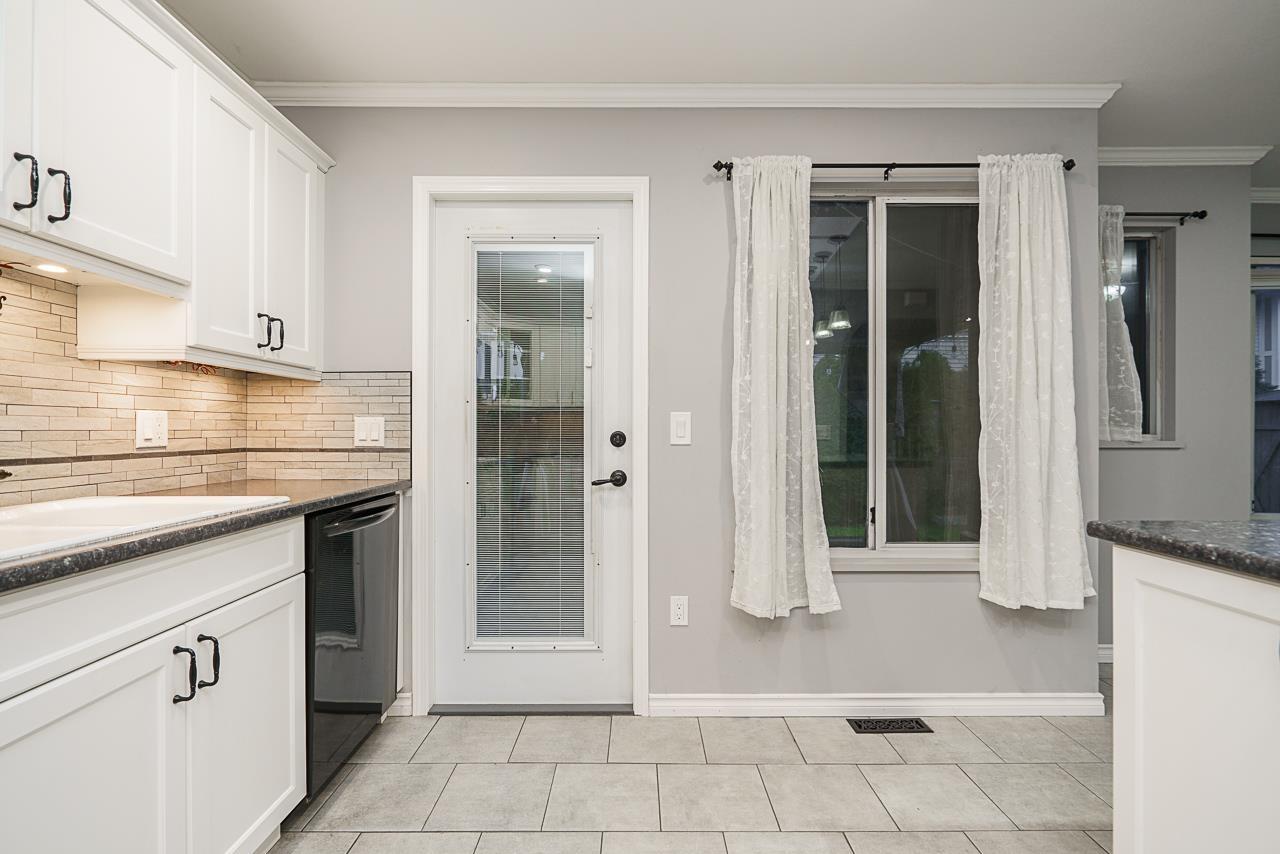 Photo 14 of 23 18883 65 Avenue, Surrey BC