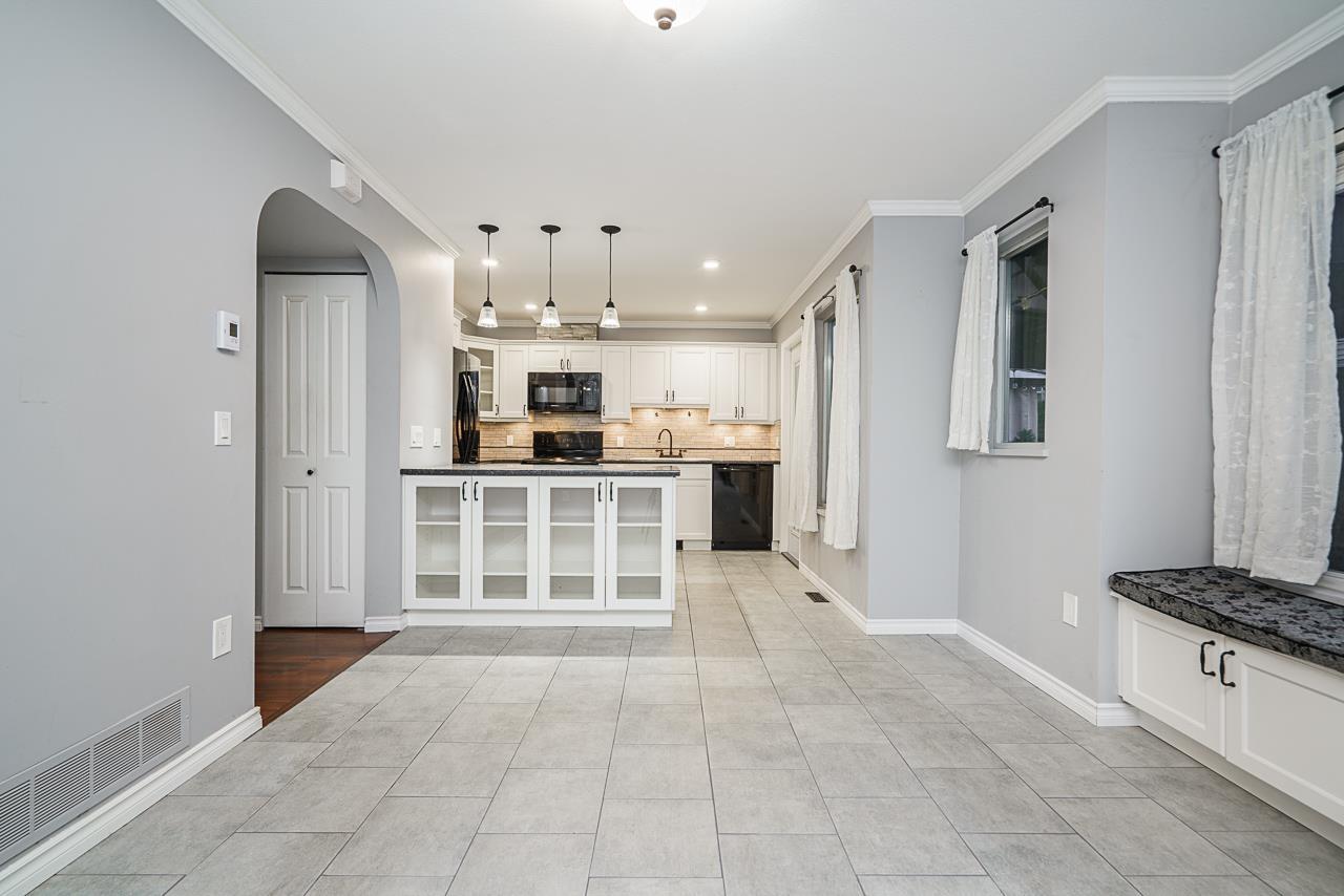 Photo 9 of 23 18883 65 Avenue, Surrey BC