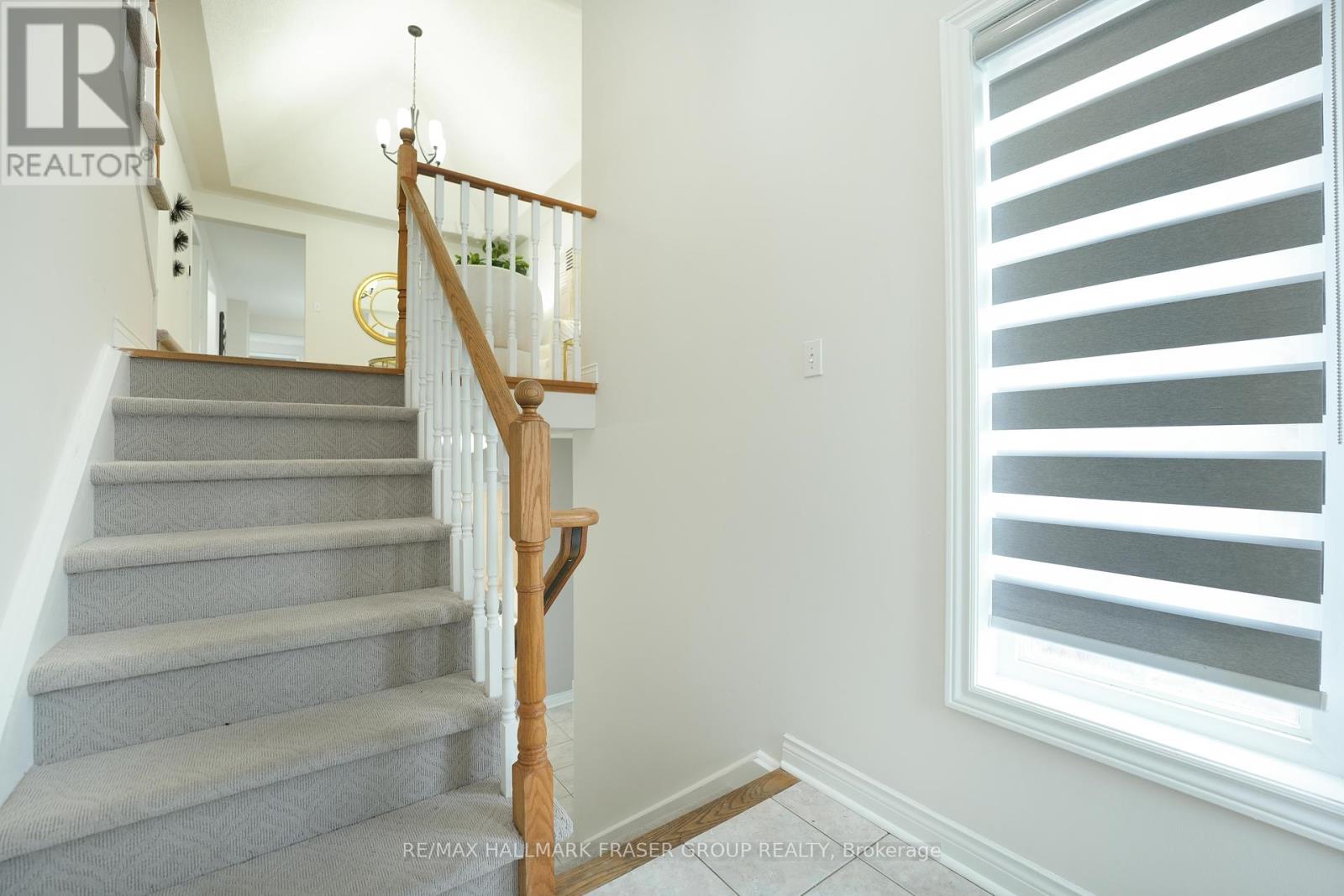 Photo 7 of 9 Tracey Court, Whitby ON
