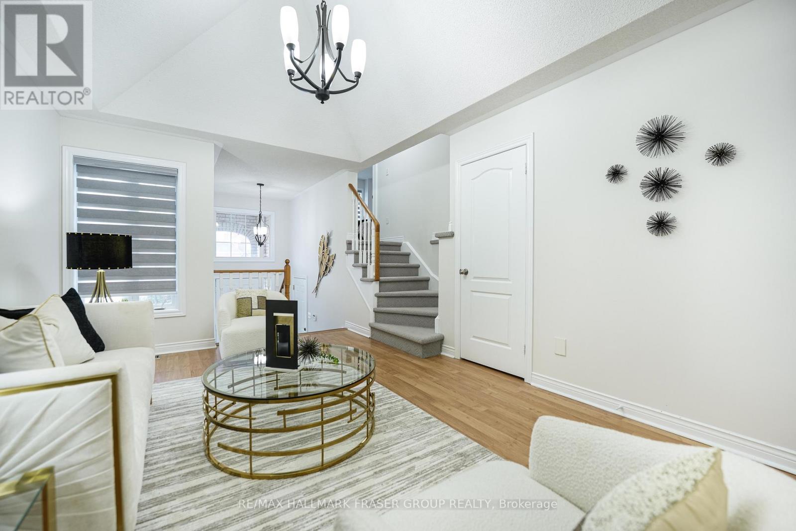 Photo 14 of 9 Tracey Court, Whitby ON
