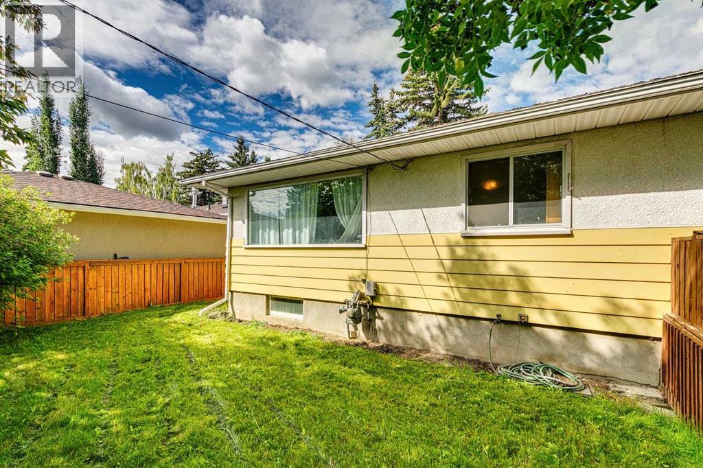 Single Family House Bungalow for Sale in  Wedgewood Drive SW Wildwood Calgary 