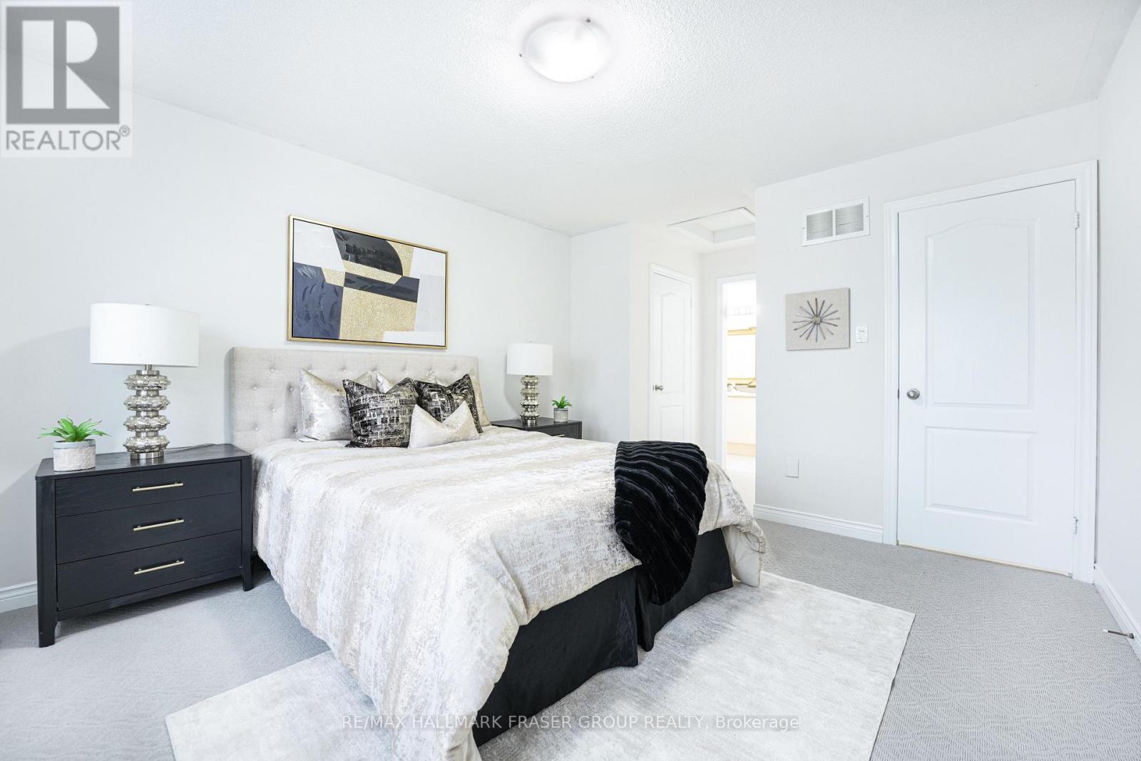Photo 10 of 9 Tracey Court, Whitby ON