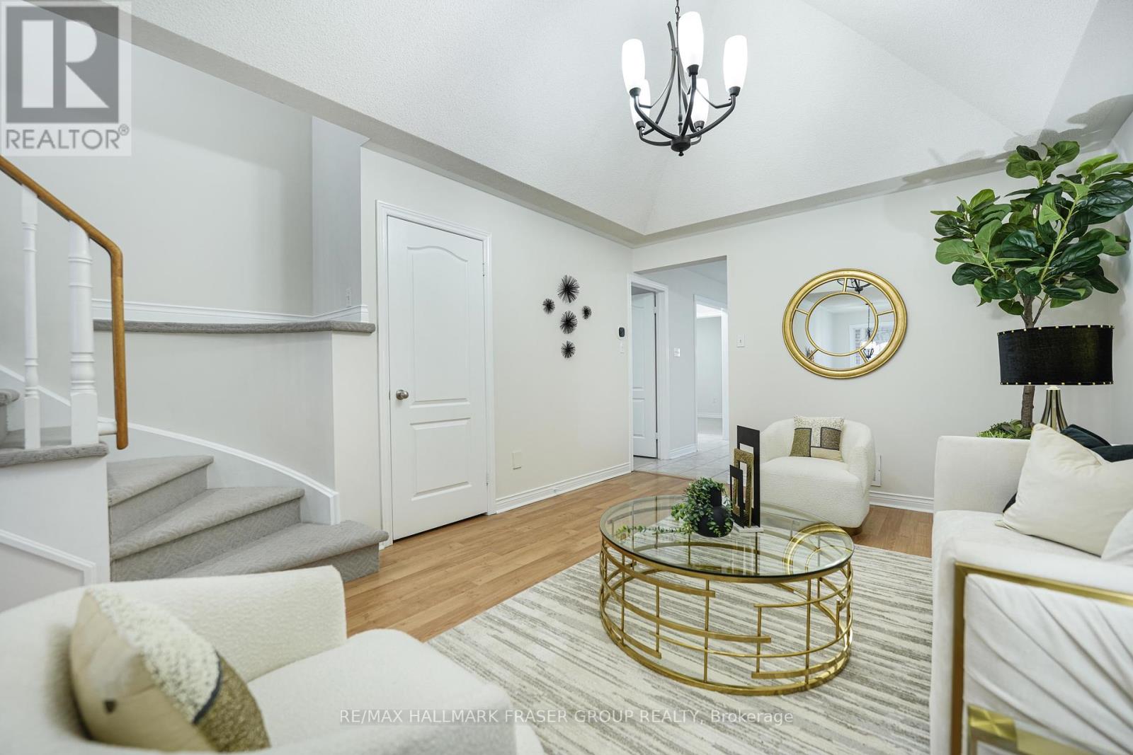 Photo 18 of 9 Tracey Court, Whitby ON