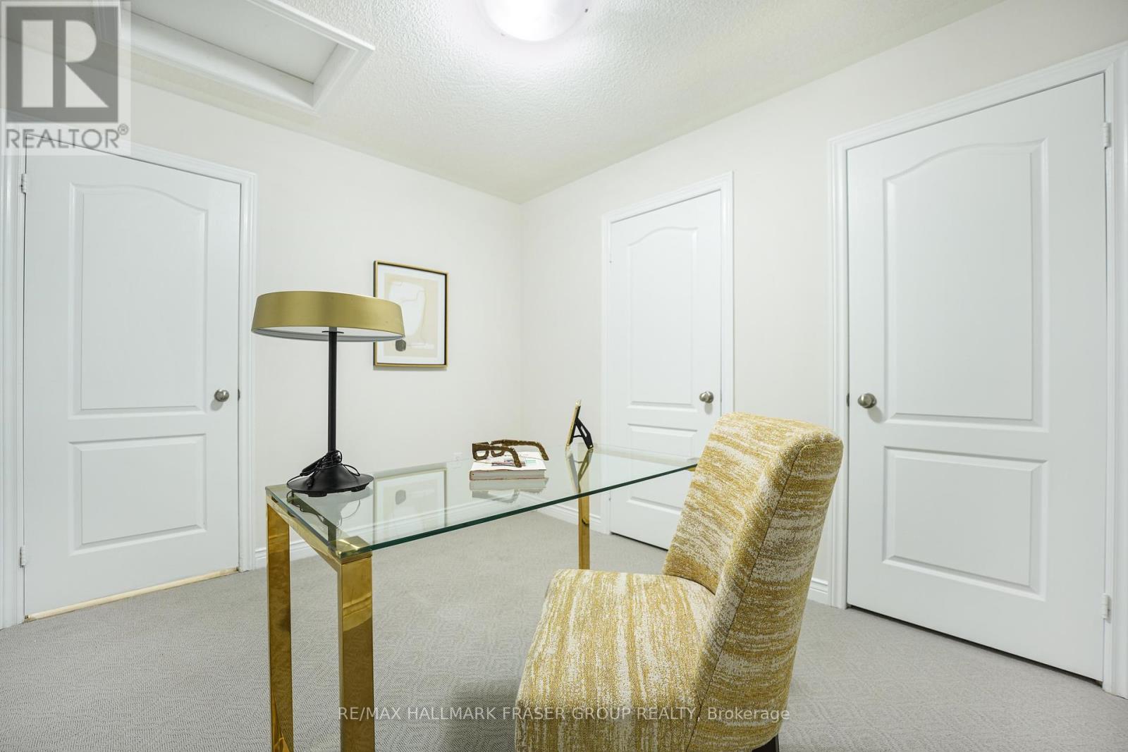 Photo 11 of 9 Tracey Court, Whitby ON