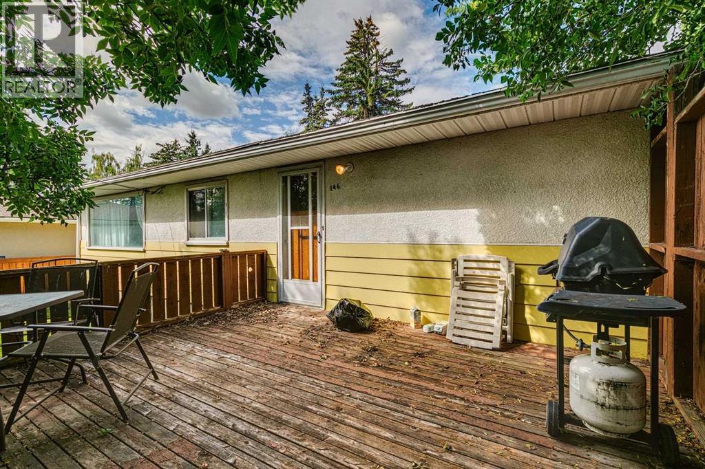 Single Family House Bungalow for Sale in  Wedgewood Drive SW Wildwood Calgary 