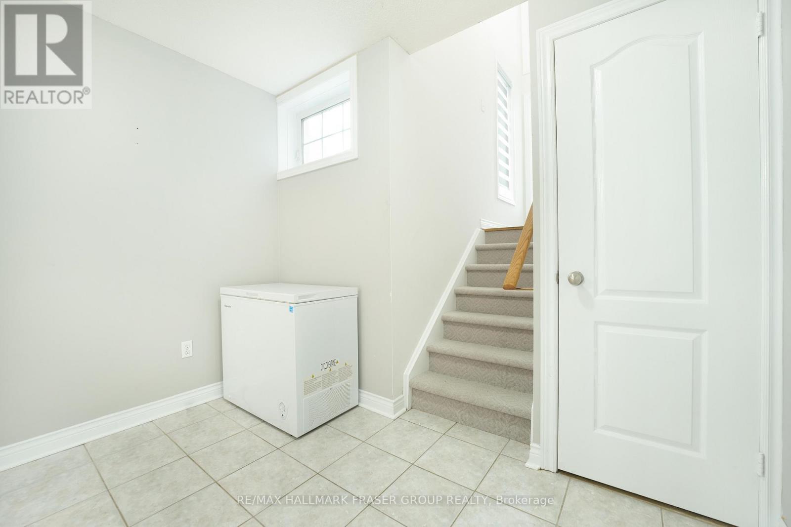 Photo 21 of 9 Tracey Court, Whitby ON