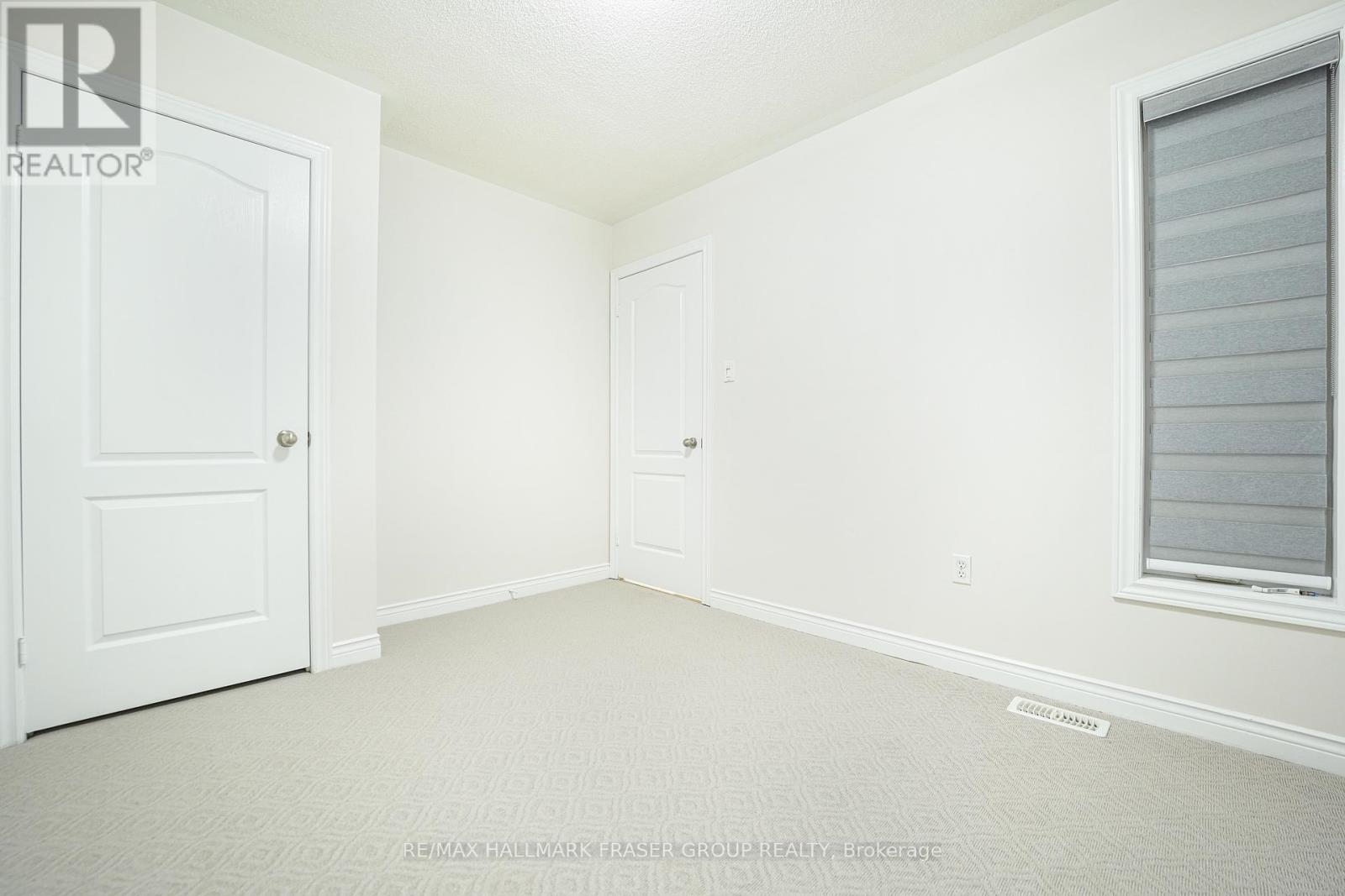 Photo 8 of 9 Tracey Court, Whitby ON