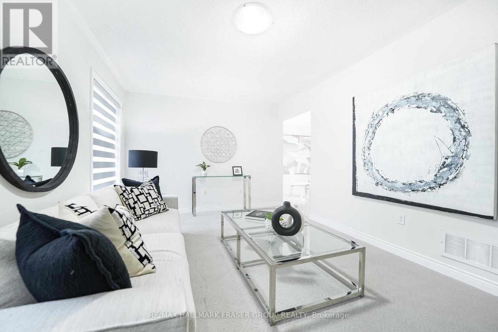 Photo 1 of 9 Tracey Court, Whitby ON