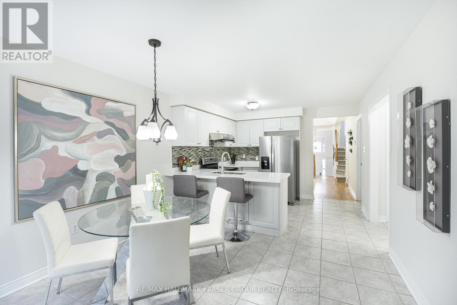 Photo 13 of 9 Tracey Court, Whitby ON