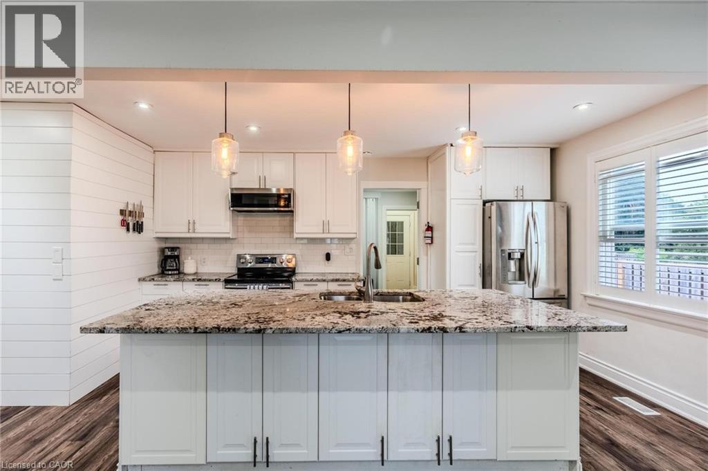 Photo 14 of 6 Sussex Avenue, Brantford ON