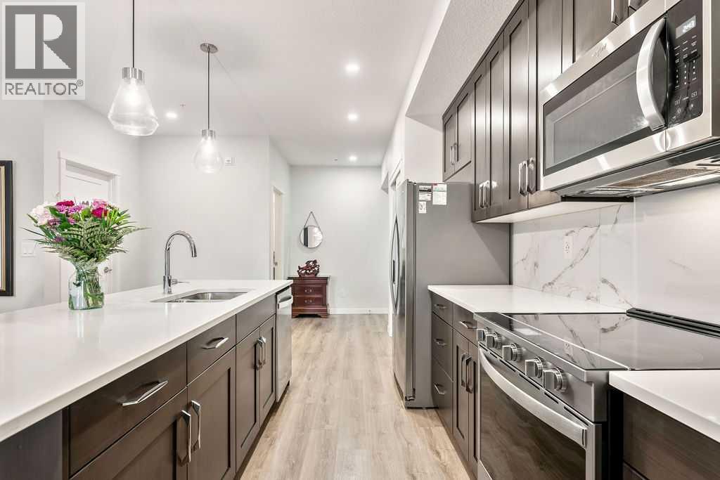 Single Family House for Sale in   Shawnee Common SW Shawnee Slopes Calgary 