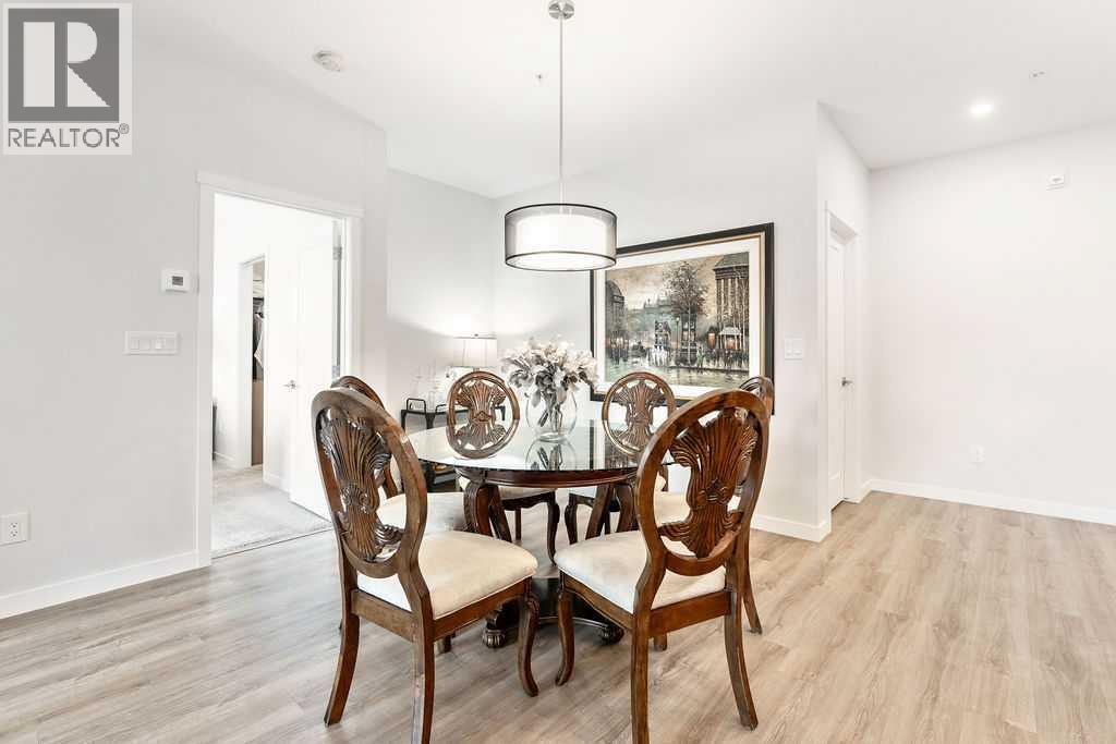 Single Family House for Sale in   Shawnee Common SW Shawnee Slopes Calgary 