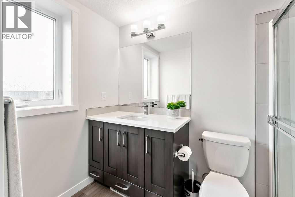 Single Family House for Sale in   Shawnee Common SW Shawnee Slopes Calgary 
