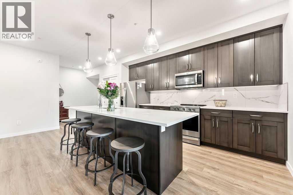 Single Family House for Sale in   Shawnee Common SW Shawnee Slopes Calgary 