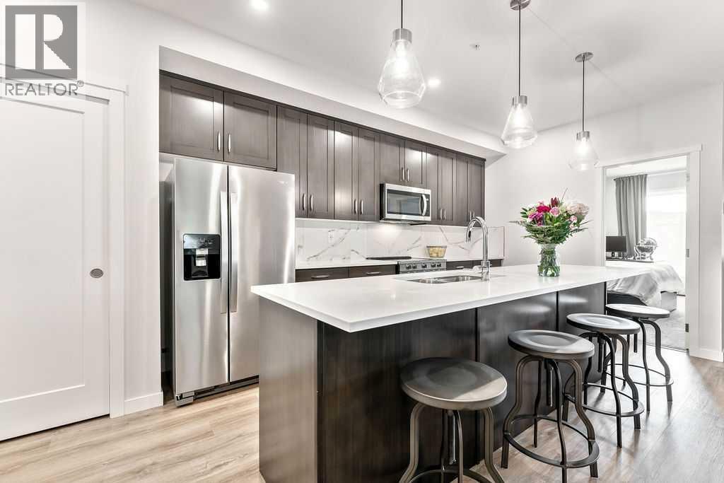 Single Family House for Sale in   Shawnee Common SW Shawnee Slopes Calgary 