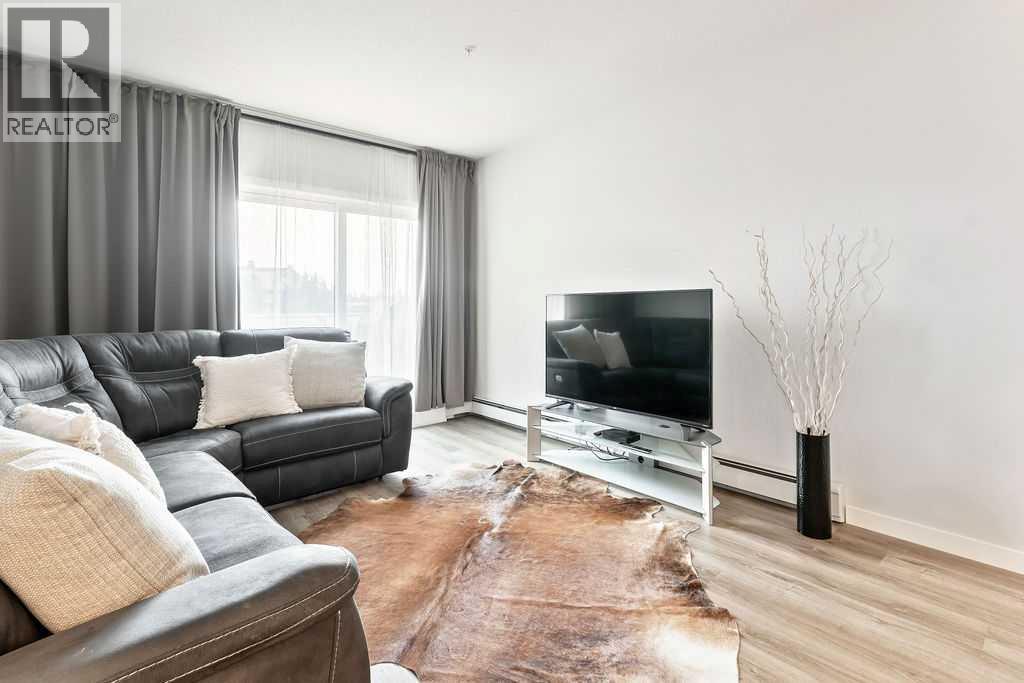 Single Family House for Sale in   Shawnee Common SW Shawnee Slopes Calgary 