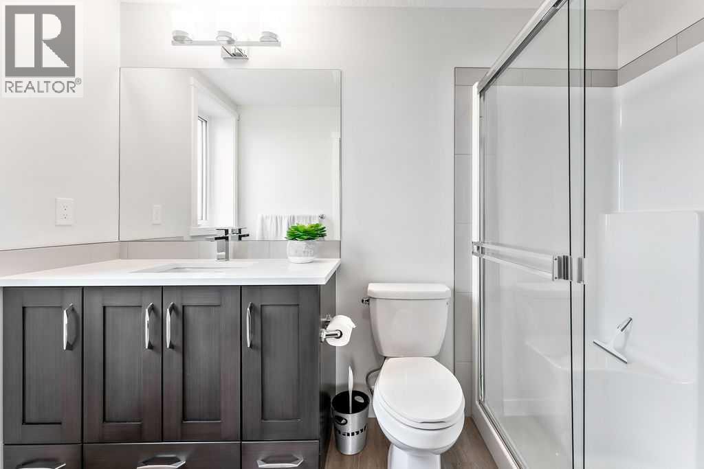 Single Family House for Sale in   Shawnee Common SW Shawnee Slopes Calgary 