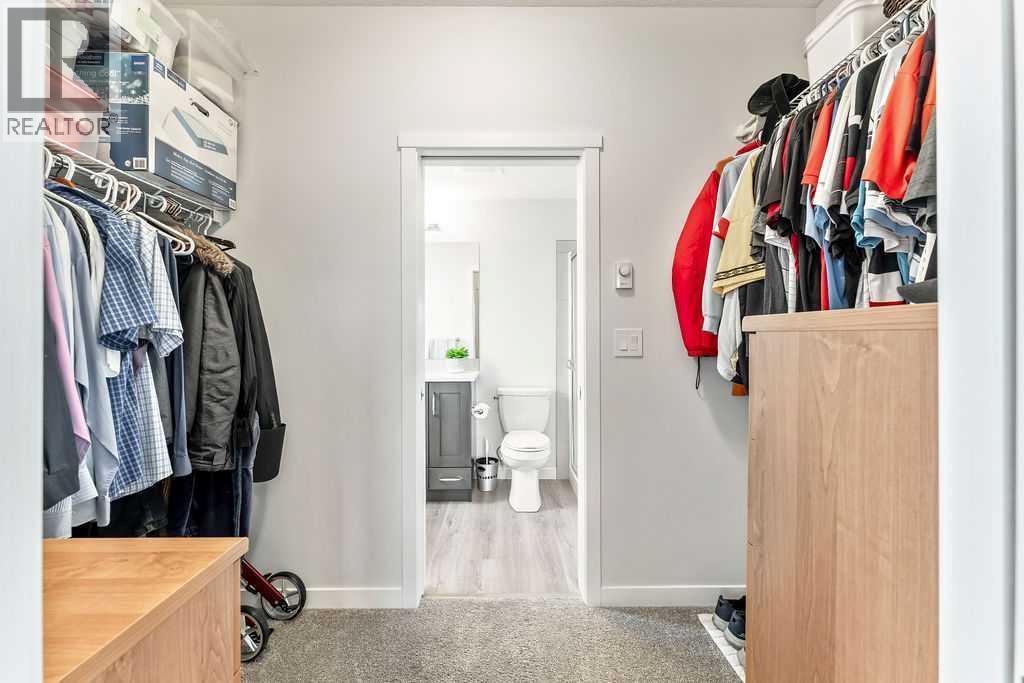 Single Family House for Sale in   Shawnee Common SW Shawnee Slopes Calgary 