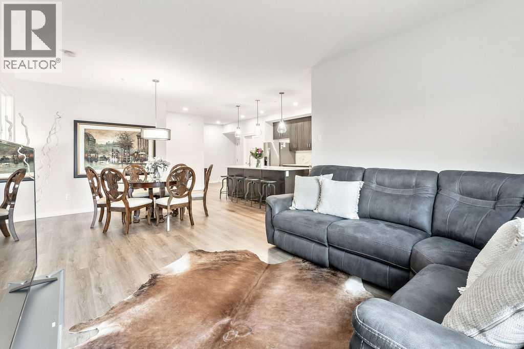 Single Family House for Sale in   Shawnee Common SW Shawnee Slopes Calgary 