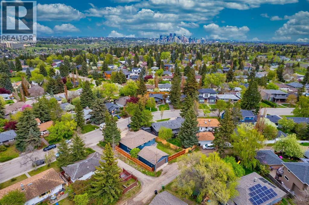 Photo 12 of 101 Wimbledon Crescent Sw, Calgary AB