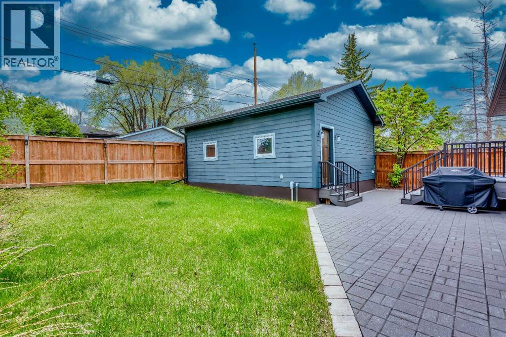 Photo 8 of 101 Wimbledon Crescent Sw, Calgary AB