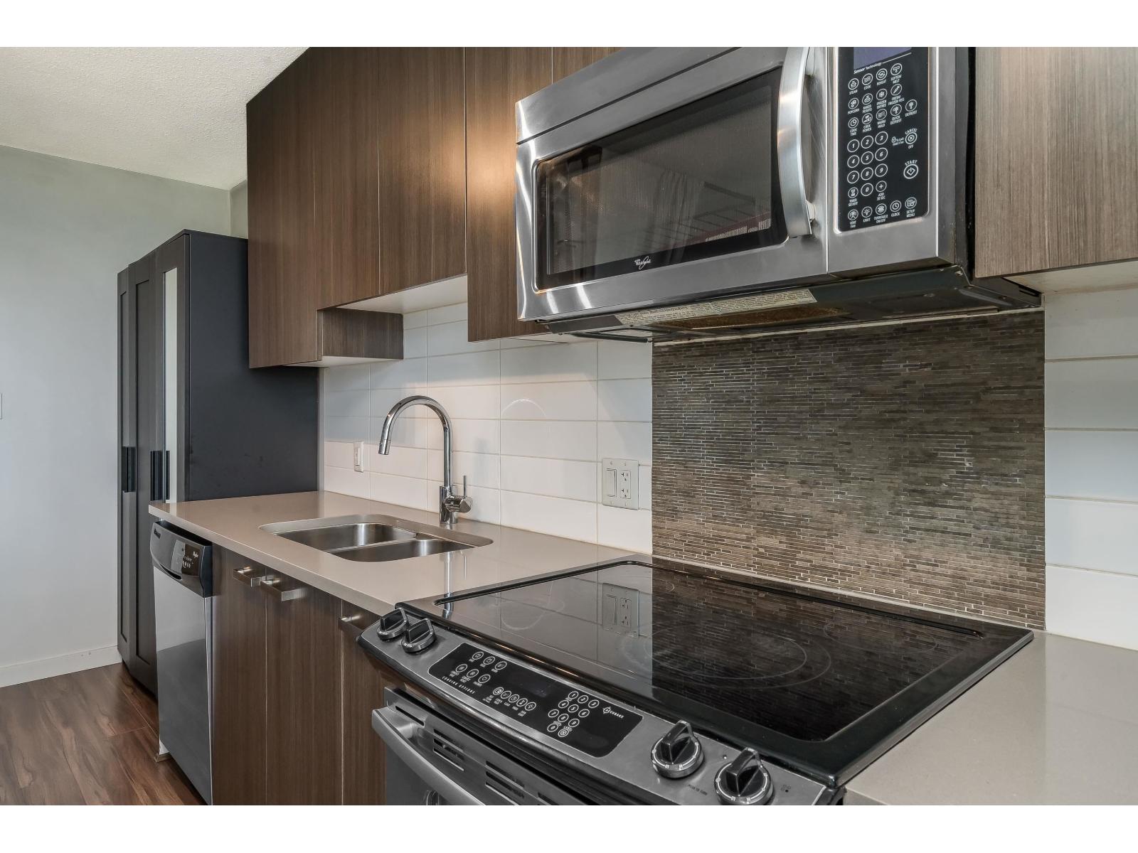 Photo 8 of 2603 13325 102 A Avenue, Surrey BC