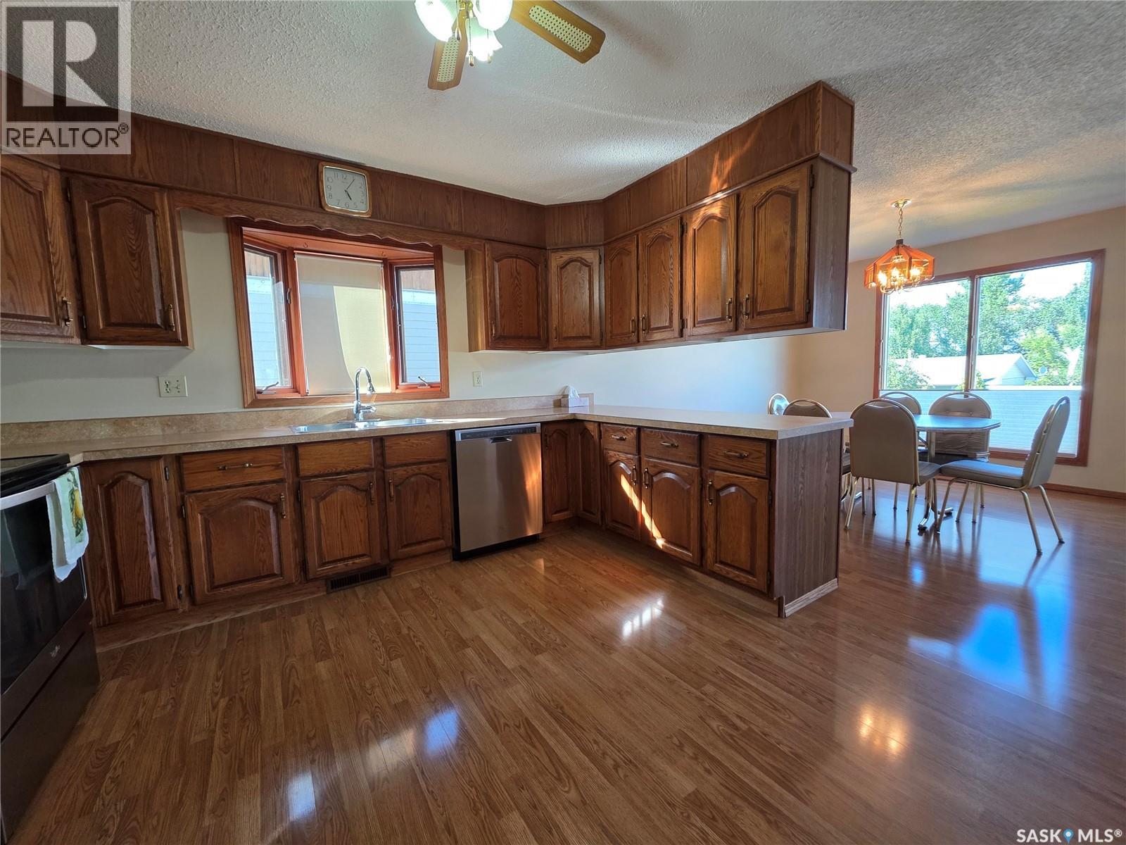 Photo 11 of 310 Aspen Drive, Swift Current SK