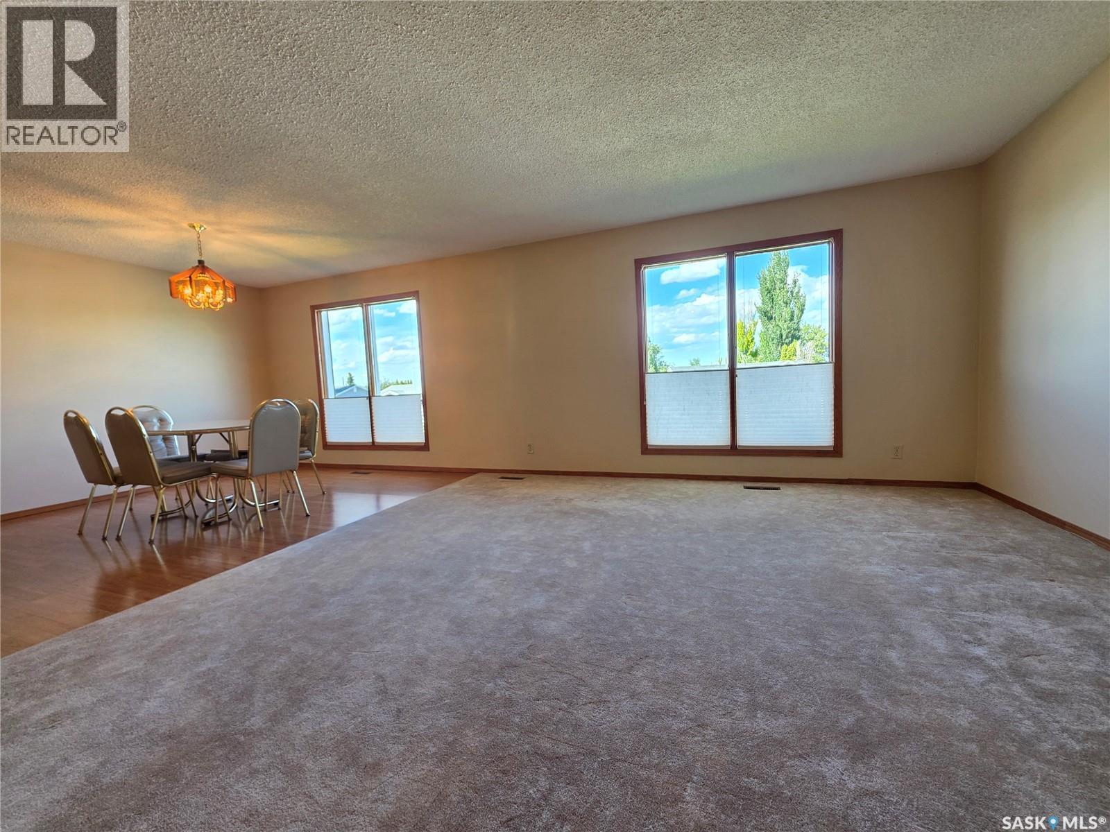 Photo 5 of 310 Aspen Drive, Swift Current SK
