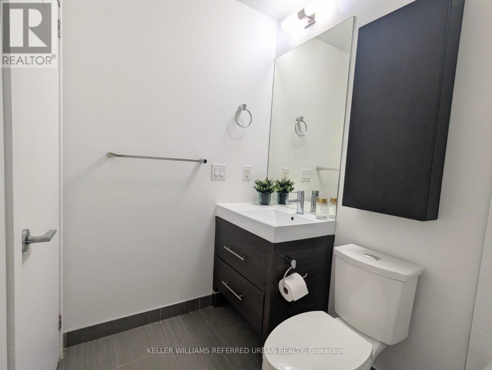 Photo 18 of 1211 70 Forest Manor Road, Toronto ON