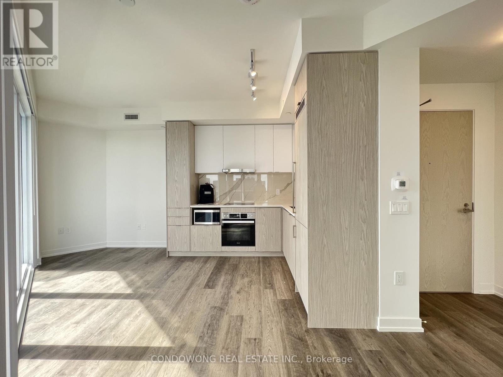 Photo 8 of 5508 55 Cooper Street, Toronto ON
