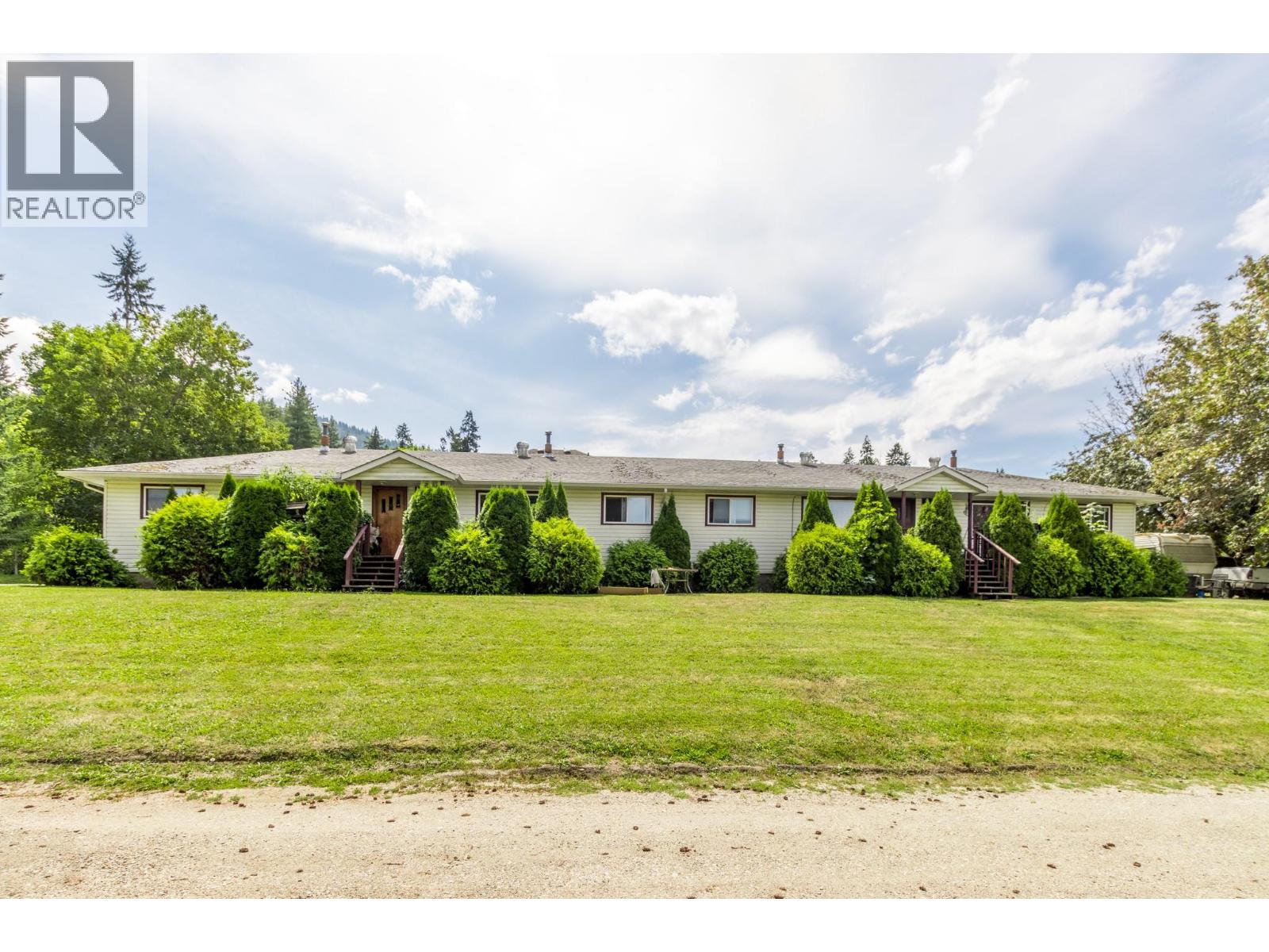 Photo 16 of 1120 Shuswap Street Se, Salmon Arm BC