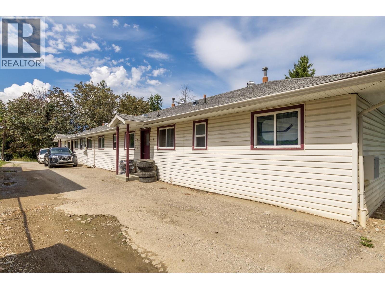Photo 9 of 1120 Shuswap Street Se, Salmon Arm BC