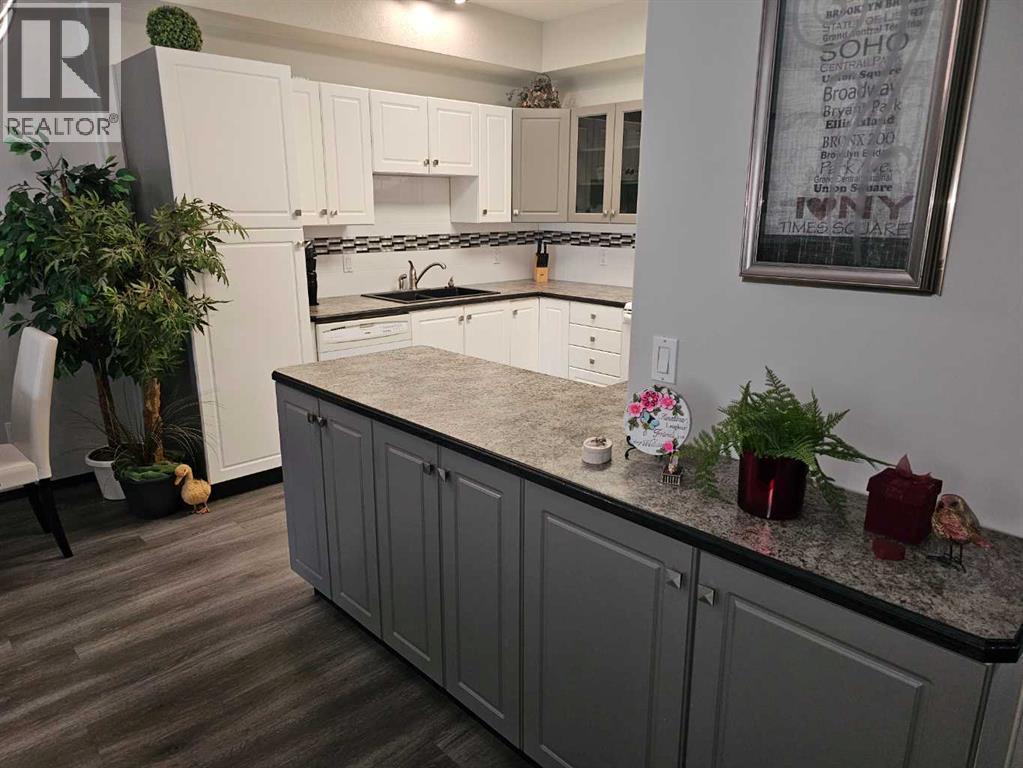 Photo 17 of 130 4512 52 Avenue, Red Deer AB