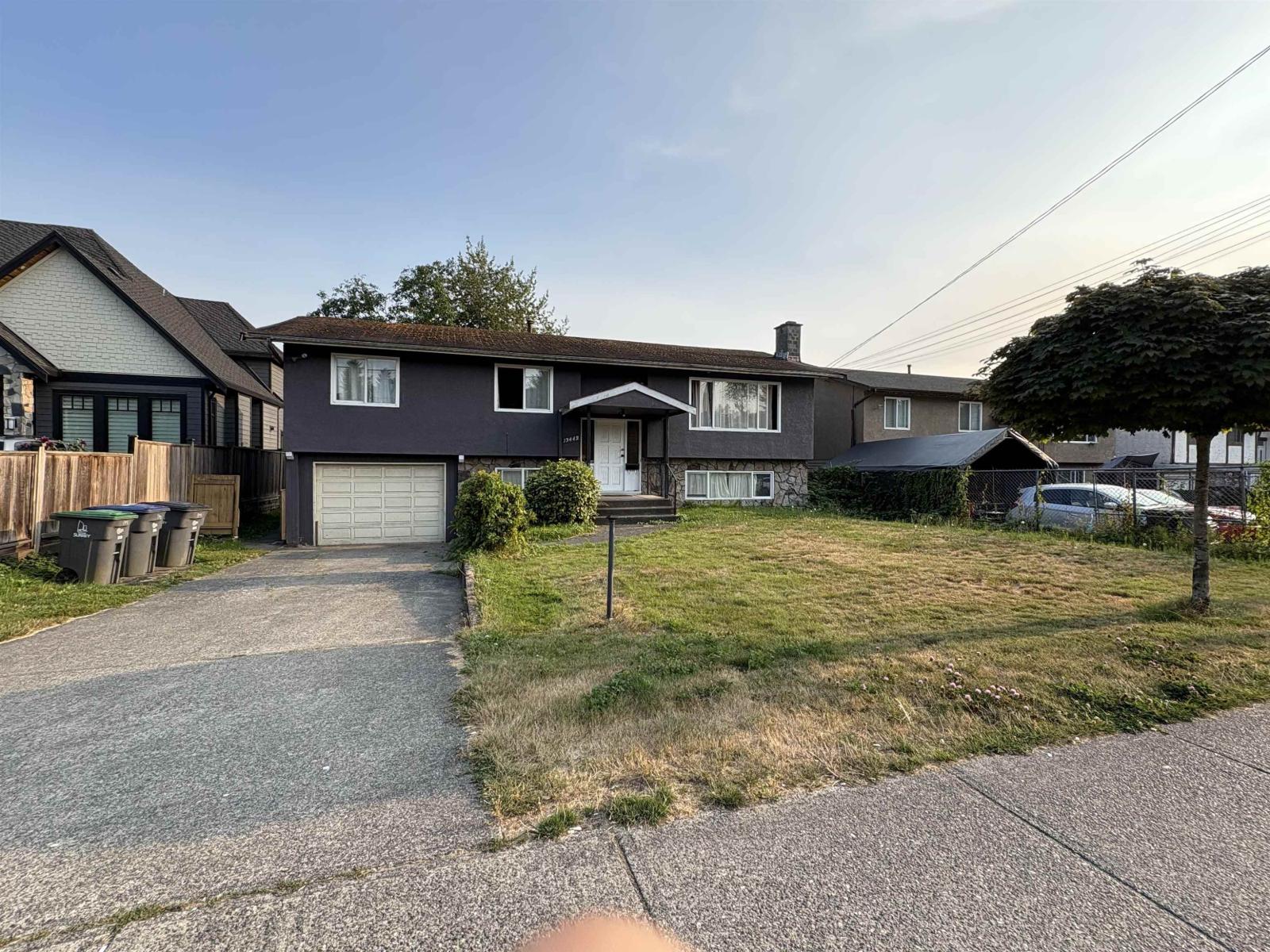 Photo 4 of 13442 98 A Avenue, Surrey BC