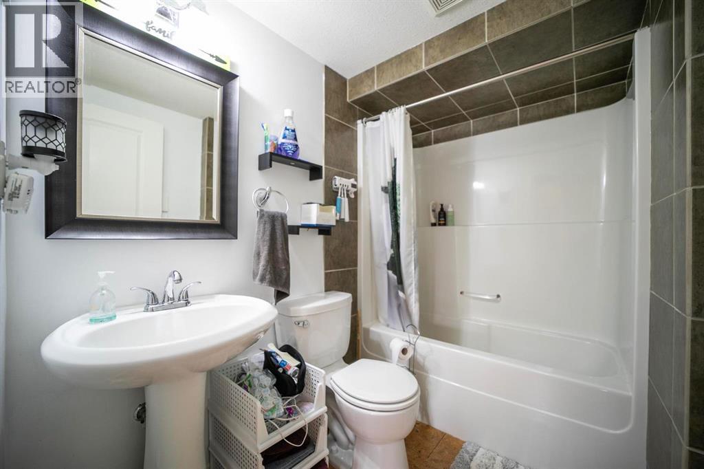 Photo 4 of 251 44101 Range Road 214, Rural Camrose County AB