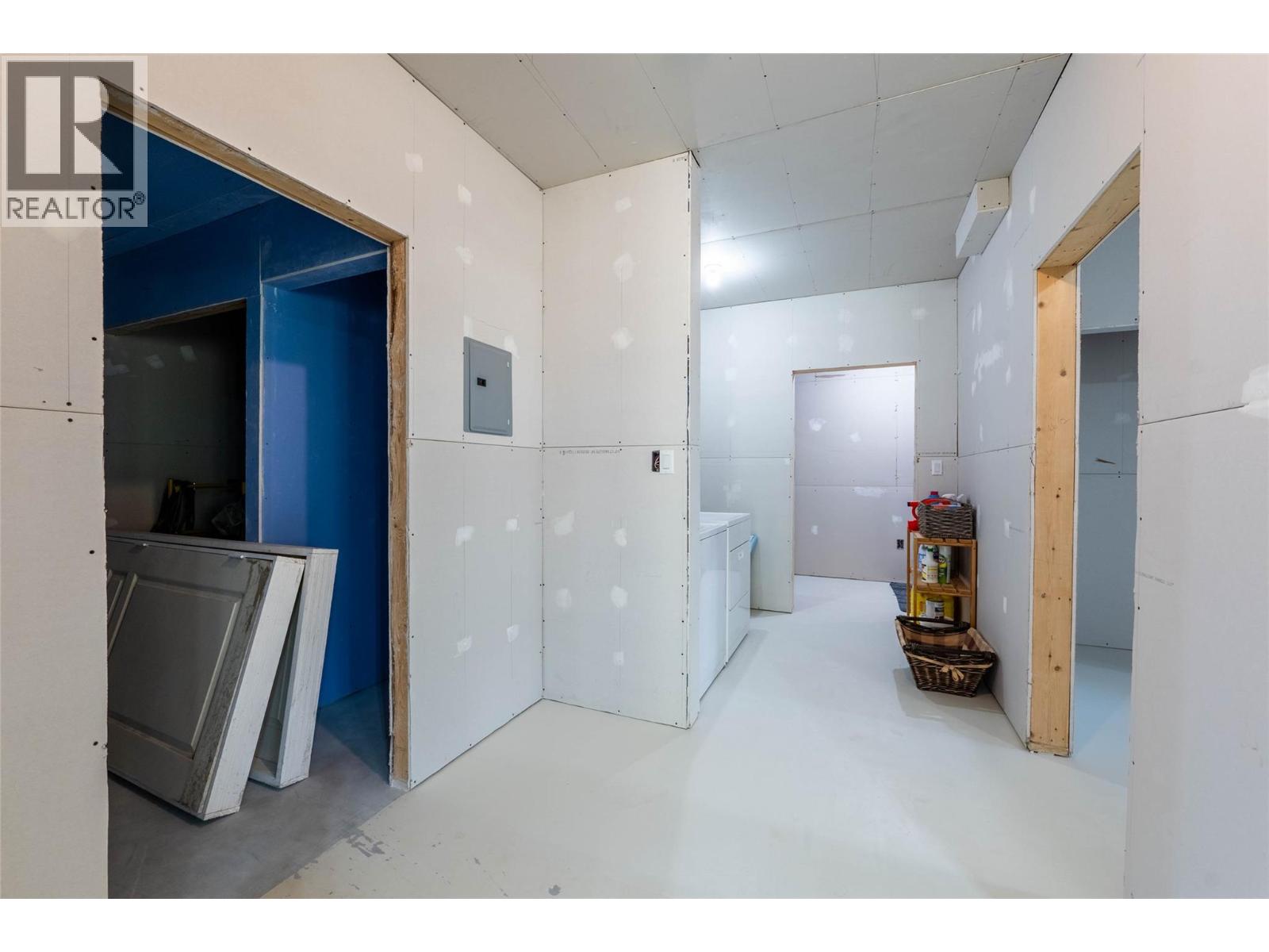 8774 6 Highway, Salmo
