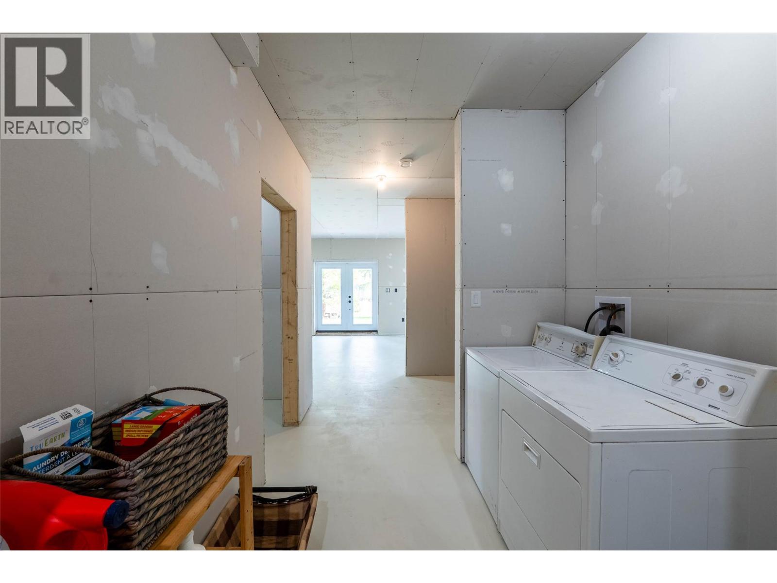 8774 6 Highway, Salmo