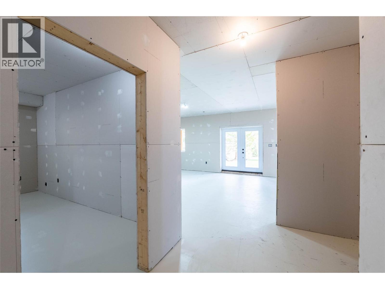 8774 6 Highway, Salmo