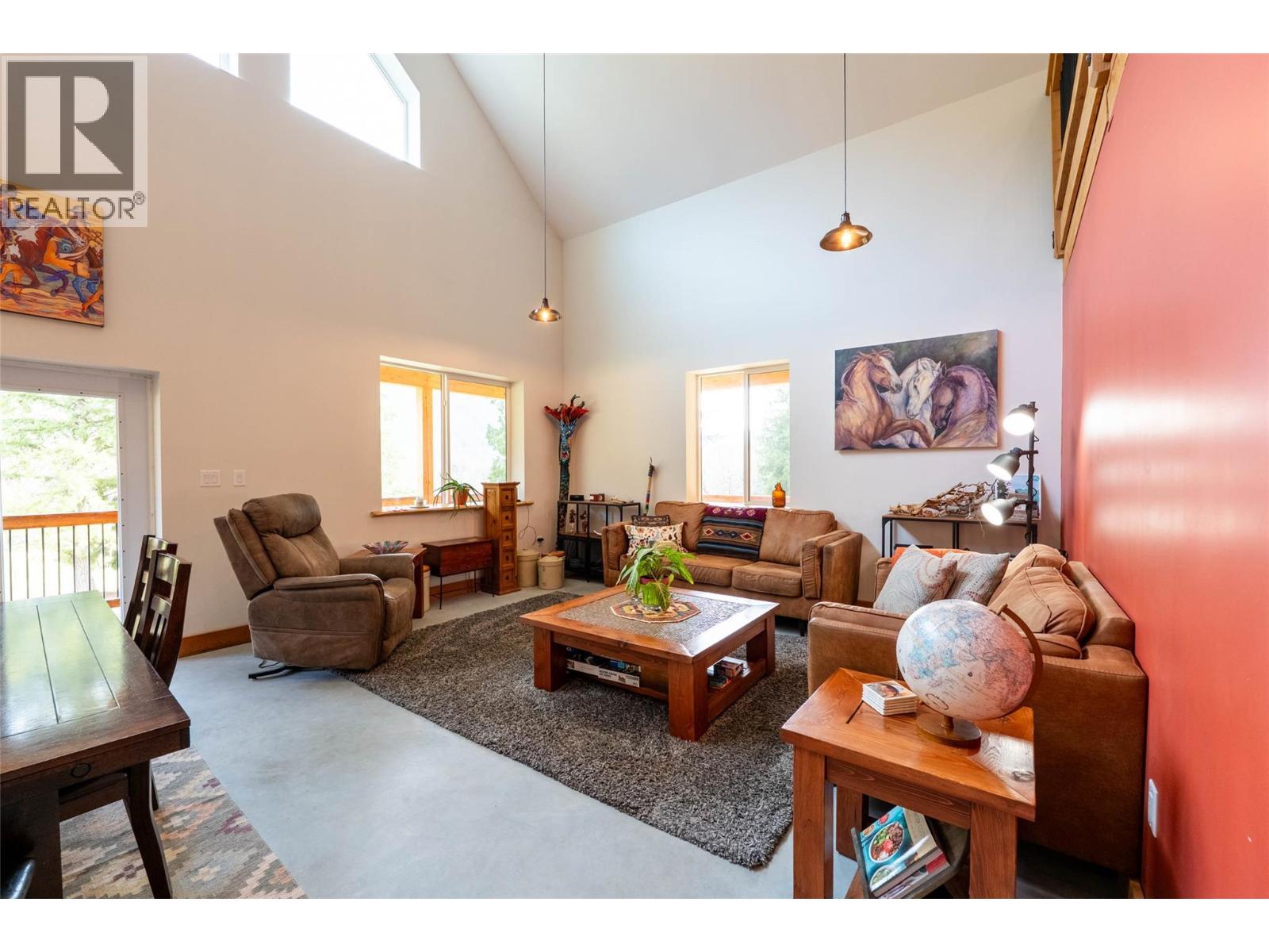 8774 6 Highway, Salmo