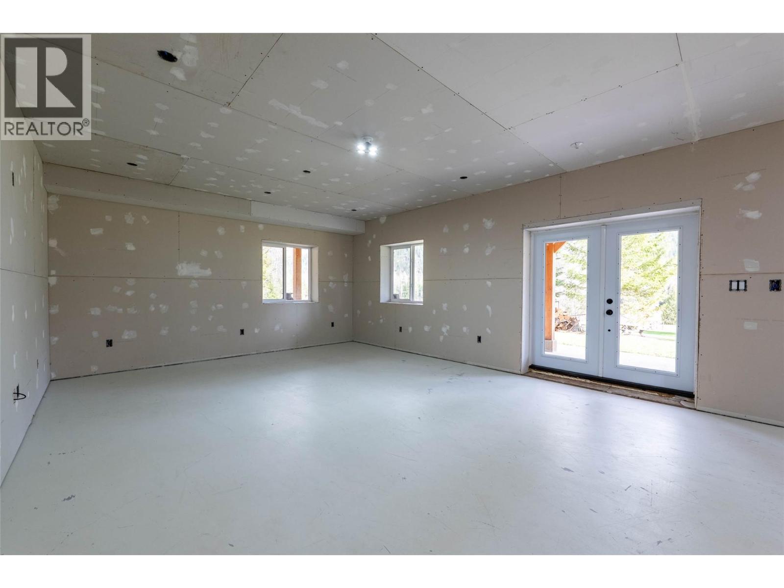 8774 6 Highway, Salmo