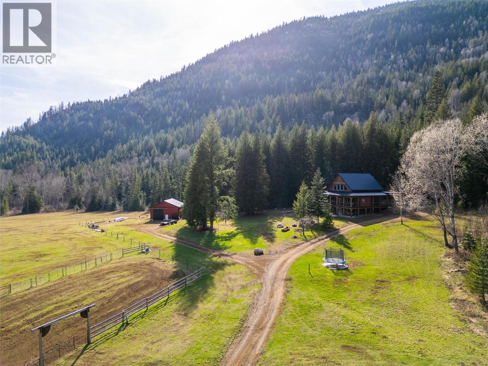 8774 6 Highway, Salmo
